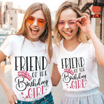 Vriend van de familie van de Aangepaste aanpassing T-shirt<br><div class="desc">Bent u op zoek naar een manier om het verjaardagsfeest van uw familie nog meer speciaal te maken? Kijk dan niet verder dan onze gepersonaliseerde verjaardagskraad shirten! Deze shirten zijn perfect voor het markeren van de speciale dag van elk lid van uw gezin en kunnen worden aangepast om perfect aan...</div>