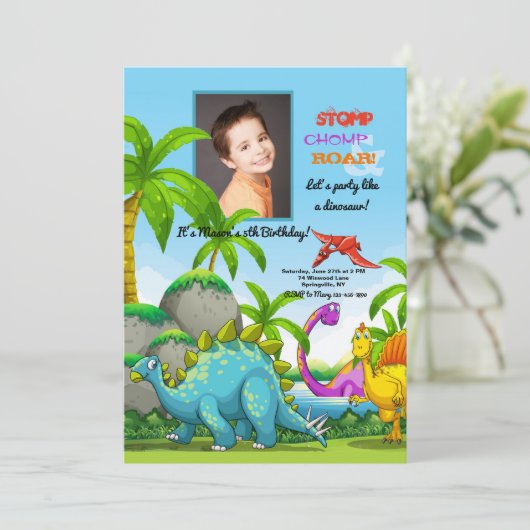 Vriendelijke Dinosaurussen Fotouitnodiging Kaart (Staand voorkant)