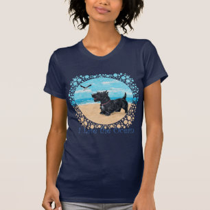 Vriendelijke Schotse Terrier op het Strand T-shirt