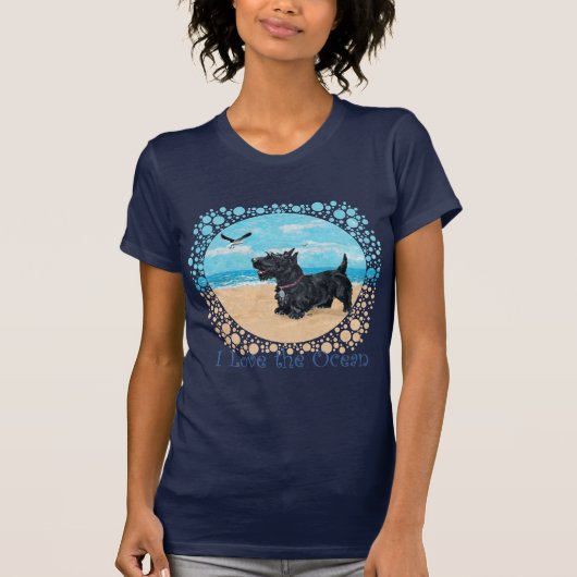 Vriendelijke Schotse Terrier op het Strand T-shirt (Voorkant)