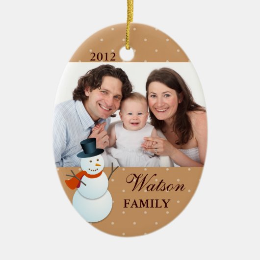 Vriendelijke sneeuwman noordpoolbruine kerstfoto keramisch ornament (Voorkant)