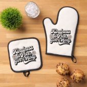 "Vriendelijkheid is gratis, geef het weg" Ovenwant & Pannenlap Set (Top down)