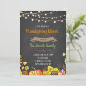 Vrienden die een uitnodiging geven (Staand voorkant)