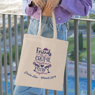 Vrienden die samen cruisen geven tips aan vakantie tote bag