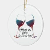 Vrienden en wijn, hoe ouder hoe beter, Wijncadeaut Keramisch Ornament (Links)