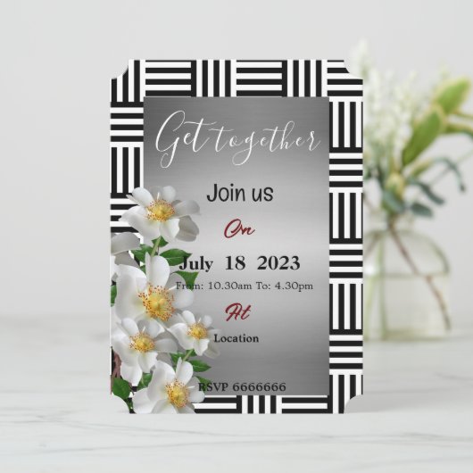 Vrienden krijgen een uitnodiging (Staand voorkant)