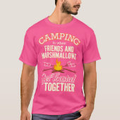 Vrienden Marshmallows worden samen geroosterd op d T-shirt (Voorkant)