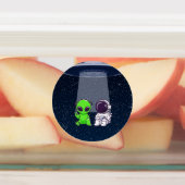 Vrienden met Aliens op een sticker of sticker (Aangebracht)