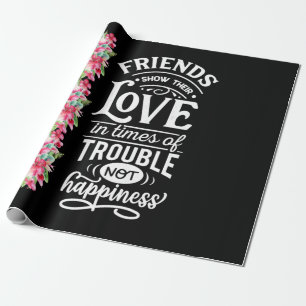 Vrienden tonen hun liefde cadeaupapier