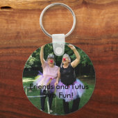 Vrienden + Tutus = Fun Times Sleutelhanger (Voorkant)