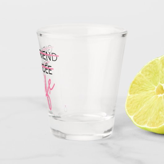 Vriendin. Fiancée. Echtgenote schaakglas Shot Glas (Rechts)