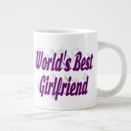 Vriendin met paarse halve typografie grote koffiekop