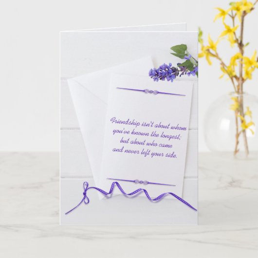 Vriend's verjaardag op wit briefpapier met lint kaart (Gele Bloem)