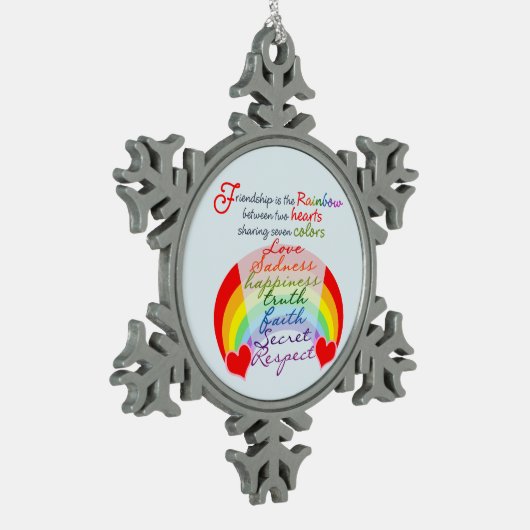 Vriendschap is het ontwerp van het regenbooghandbo tin sneeuwvlok ornament (Links)