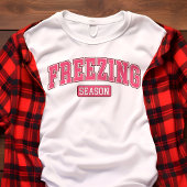 Vriesseizoen Grappige winter varsity typografie Tri-Blend Shirt