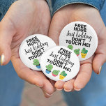 Vrij knuffelende cactussen raak me niet aan Sarcas Ronde Button 5,7 Cm<br><div class="desc">Fun and sarcastic Free hugs button for cactus lovers,  featuring three lovely cartoon cacti with colorful pots,  with the caption "Free hugs - just kidding - don't touch me!" in black modern lettering. For custom requests,  please feel free to contact me at zolicestore@hotmail.com (please allow 1-2 working days)</div>