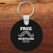 VRIJ MUSTACHE RIDES T-shirt Sleutelhanger (Voorkant)