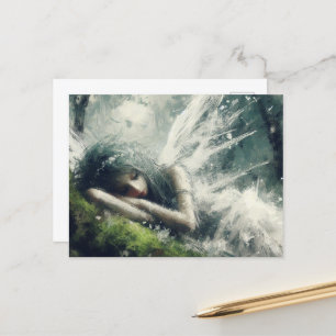 Vrij slapend op een mossy plekje in het bos briefkaart