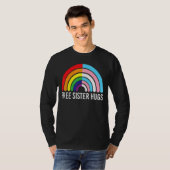 Vrij zuster Hugs Regenboogvaart Transgender Flag L T-shirt (Voorkant volledig)