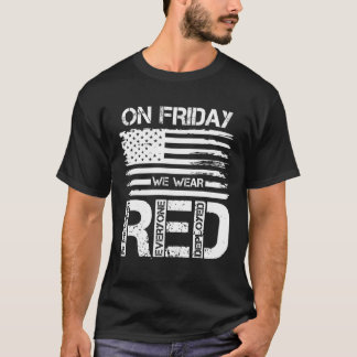 Vrijdag Draag we de Rode Amerikaanse vlag militair T-shirt