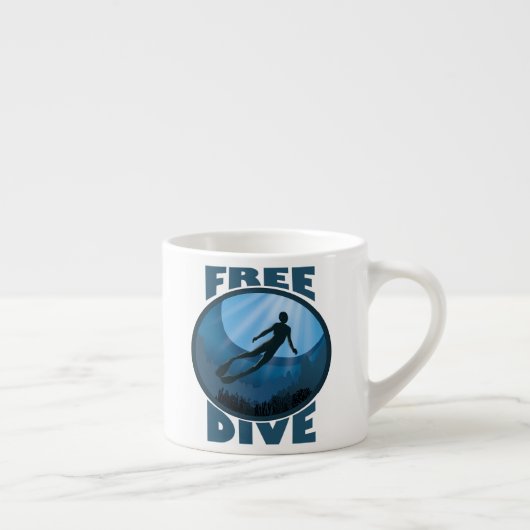 Vrije duik - de oceaan roept freediver aan espresso kop (Rechts)
