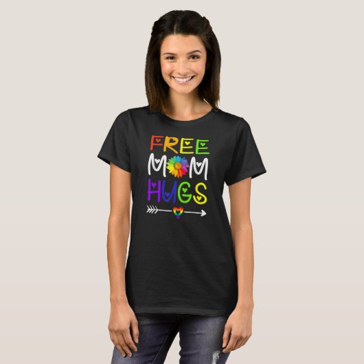 Vrije mam Hugs Daisy Rainbow Heart LGBT Pride T-shirt (Voorkant volledig)