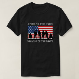 Vrije thuis vanwege de dappere t-shirt