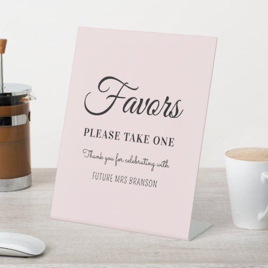 Vrijgezellenfeest Blush Pink Favors Reclamebord Met Voetstuk (Insitu)