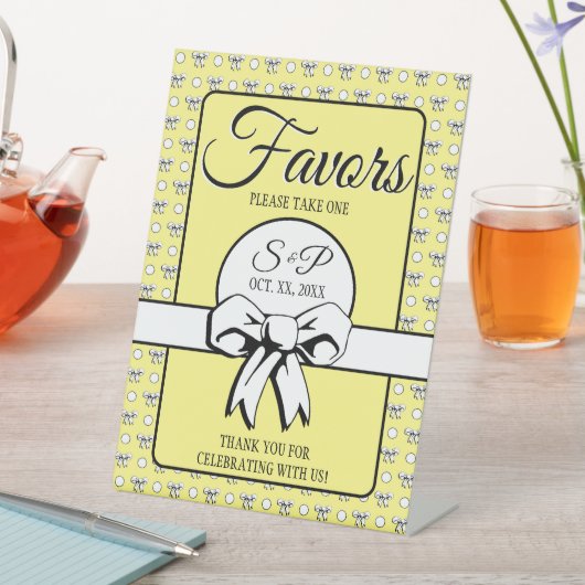 Vrijgezellenfeest Boter Geel Witte Polka Dots Boge Reclamebord Met Voetstuk (Insitu)