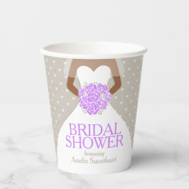 Vrijgezellenfeest bruiloft witte jurk paarse rozen papieren bekers