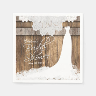 Vrijgezellenfeest in een rustiek hout en witte kan servetten