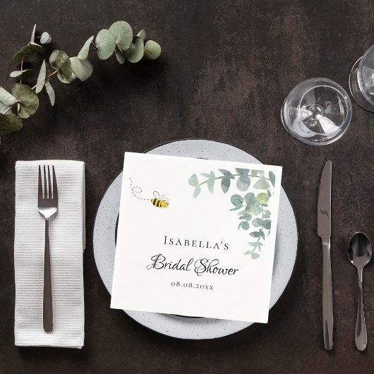 Vrijgezellenfeest omgeven met eucaluptusscript servet