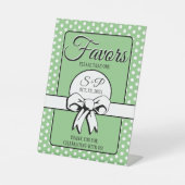 Vrijgezellenfeest Polka Dots Bogen Sage & Wit Reclamebord Met Voetstuk (Voorkant)