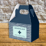 Vrijgezellenfeest Survival Kit Marine Nautical Bedankdoosjes<br><div class="desc">Wees voorbereid op alles met deze vrijgezellenfeest survival kit box met een marine en wit gestreepte achtergrond met aqua accenten. Personaliseer met de naam van de bruidegom voor een aangepast tintje en vul het met essentiële benodigdheden voor vrijgezellenfeesten zoals snacks, zonnebrillen, pepermuntjes, pijnstillers of mini-drinken. Perfect voor meertochten, kajuitweekenden of...</div>