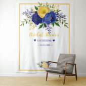 Vrijgezellenfeest van Navy Yellowish Gold Floral Wandkleed (In situ)