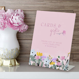 Vrijgezellenfeest van wilde bloemen Roze kaarten e Reclamebord Met Voetstuk