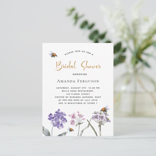 Vrijgezellenfeest wilde bloemen violet roze bij uitnodiging briefkaart (Staand voorkant)