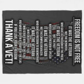 VRIJHEID IS NIET VRIJ FLEECE DEKEN (Voorkant (Horizontaal))