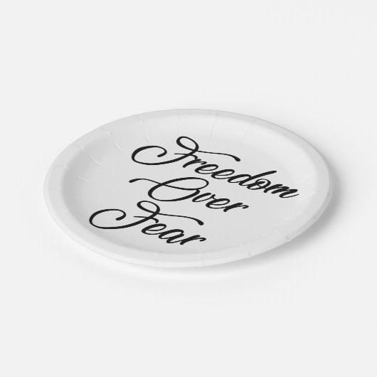 Vrijheid over angst papieren bordje (Gekanteld)