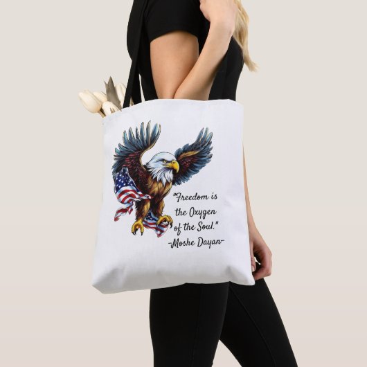 "Vrijheid" Quote met American Eagle en Vlag Tote Bag (Dichtbij)