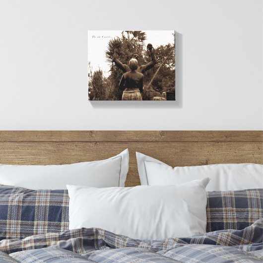 Vrijheidsbeeld - Goree Island, Senegal Canvas Afdruk (Insitu (Slaapkamer))