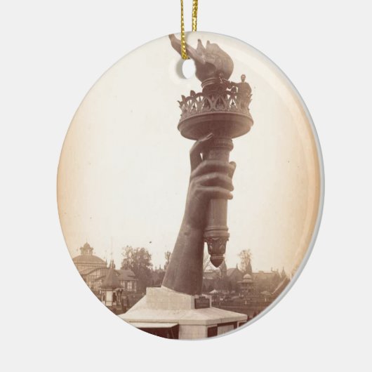 Vrijheidsbeeld, hand- en schildergroot 1886 keramisch ornament (Links)