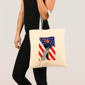Vrijheidsbeeld met Amerikaanse vlag Tote Bag