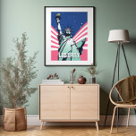 Vrijheidsbeeld New York Levendige Pop Kunst Poster<br><div class="desc">Omarm de vrijheidsgeest en het patriottisme met ons levendige Liberty-poster met het Vrijheidsbeeld versierd met de Amerikaanse vlag en sterretjes. In de stijl van donkerroze en blauw legt dit kunstwerk de essentie van vrijheid en individualiteit vast. Met zijn levendige pop art esthetiek, yankeecore vibes, en film poster allure, zal dit...</div>