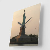 Vrijheidsbeeld Vierkante Klok (Hoek)