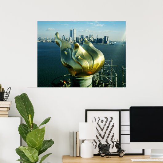 Vrijheidsvlam en Manhattan Skyline Poster (Thuiskantoor)