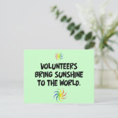 Vrijwilligers brengen zonneschijn naar de wereld briefkaart (Staand voorkant)