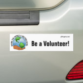 Vrijwilligers geven de wereld een helpende hand bumpersticker (Op auto)