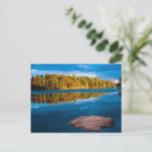 Vroege avondreflecties in het grenswater briefkaart (Staand voorkant)