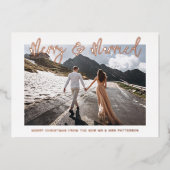 Vroege en gehuwde bruiloft Mr. & Mrs. Eerste Kerst Folie Uitnodiging (Voorkant)